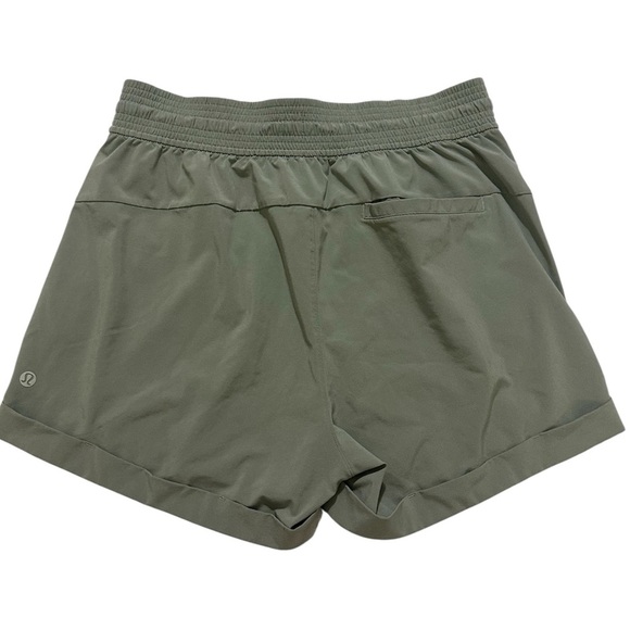 Lululemon Spring Break Away Short 3" Sea Moss SZ 6 - Picture 1 of 5
